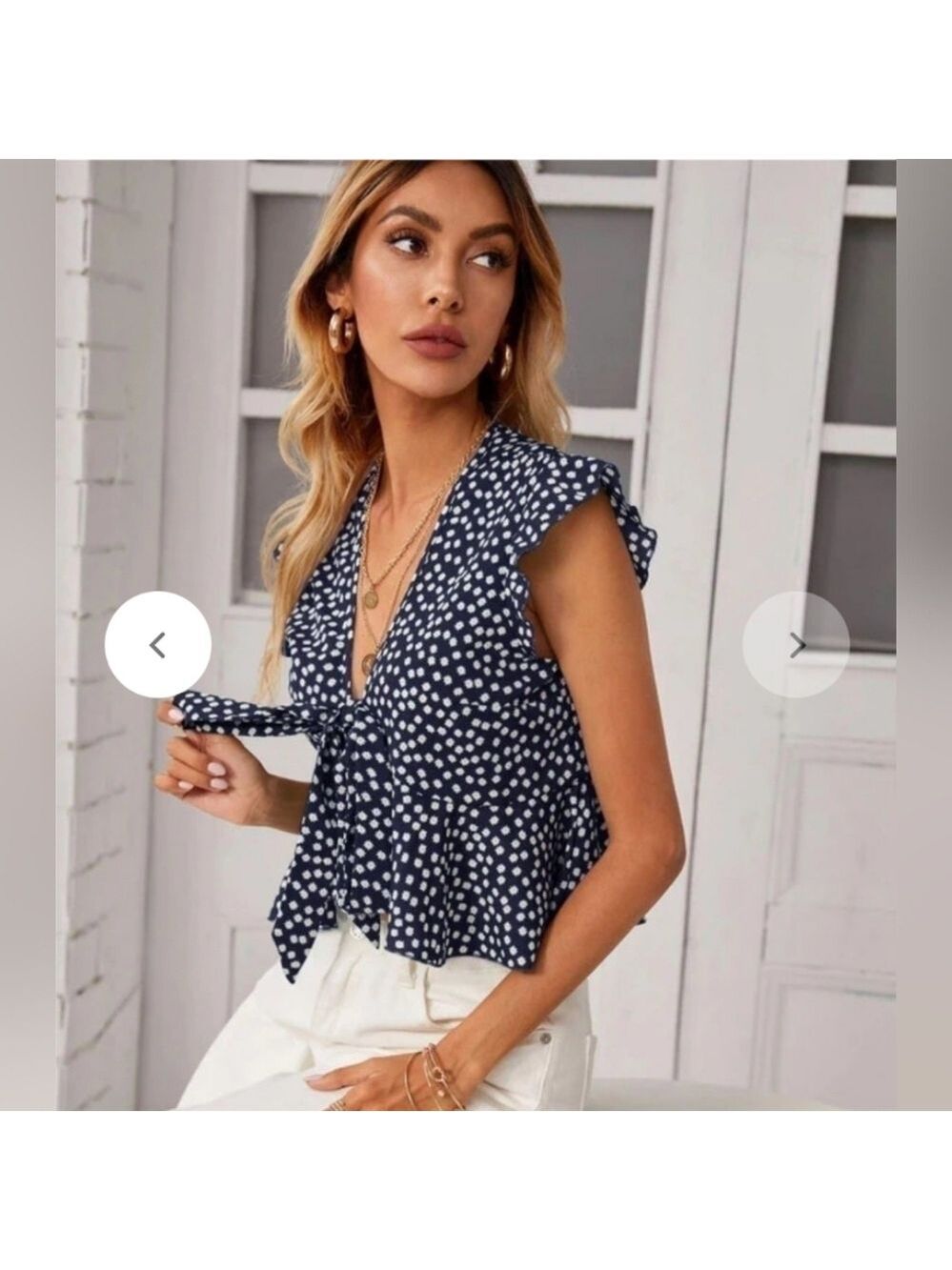 5/$20!! SHEIN Floral print front tie cropped top - Picture 2 of 7